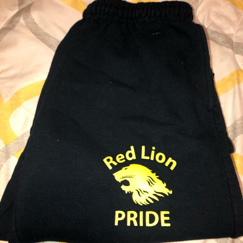 BLACK SWEATPANTS